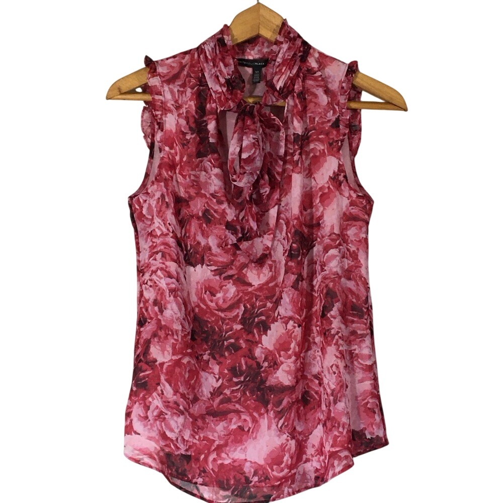 White House Black Market Rose &‎ Bow Keyhole Blouse